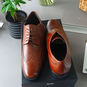 Brand New Hugo Boss Brown leather size 10.5